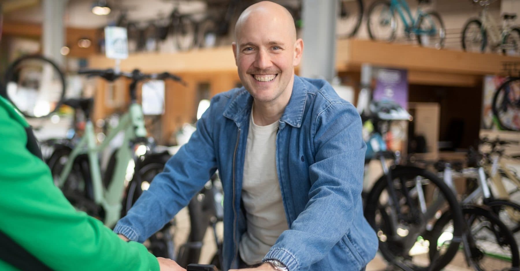 Symbolbild: persönliche Beratung zu einem e-Bike im Shop